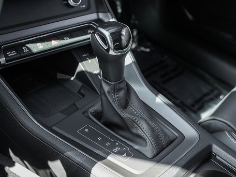 New 2025 Audi Q3 2.0T Premium image 13