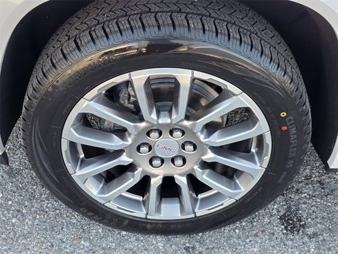 Used 2023 GMC Acadia Denali w/ Denali Ultimate Package image 57