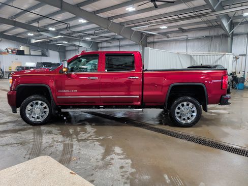 Used 2019 GMC Sierra 2500 Denali w/ Duramax Plus Package image 5