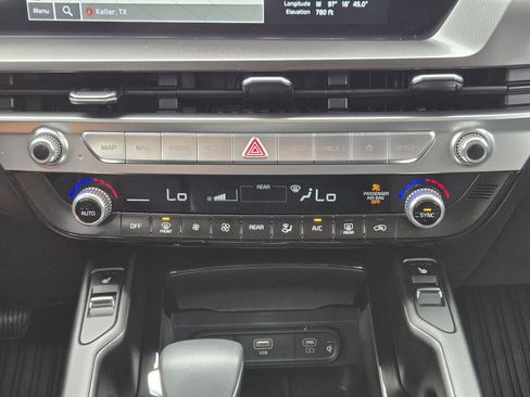 Used 2024 Kia Telluride S w/ S Sunroof Package FWD image 21