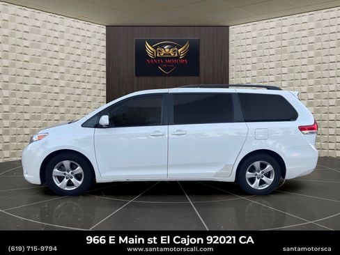 Used 2014 Toyota Sienna LE FWD image 7