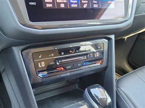 Used 2023 Volkswagen Tiguan SE image 19