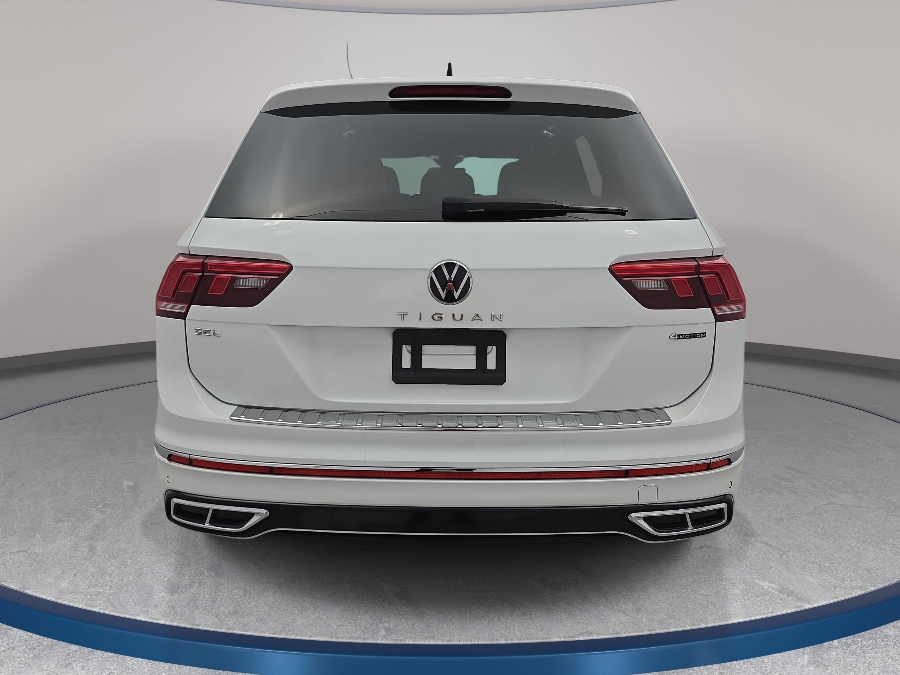 Certified 2024 Volkswagen Tiguan SEL R-Line AWD/4WD image 6