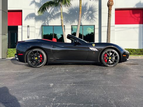 Used 2013 Ferrari California RWD image 30
