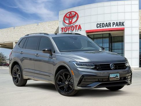 Used 2024 Volkswagen Tiguan SE R-Line FWD image 1