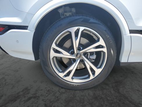 New 2027 Audi Q6 e-tron Premium Plus AWD/4WD image 5