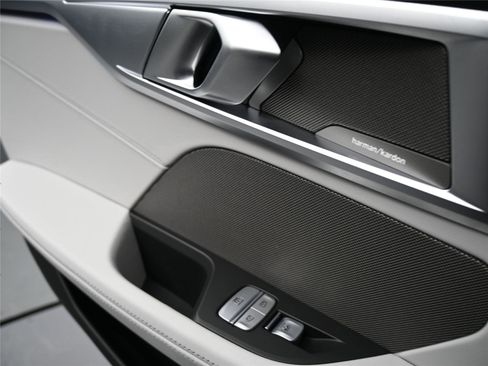 Used 2025 BMW M8 Competition AWD/4WD image 19