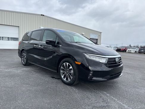 Certified 2024 Honda Odyssey EX-L image 2