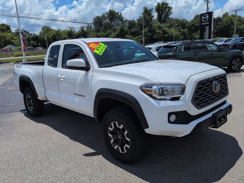 Used 2021 Toyota Tacoma TRD Off-Road w/ Technology Package AWD/4WD image 1