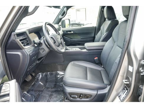Used 2025 Lexus GX 550 AWD/4WD image 17