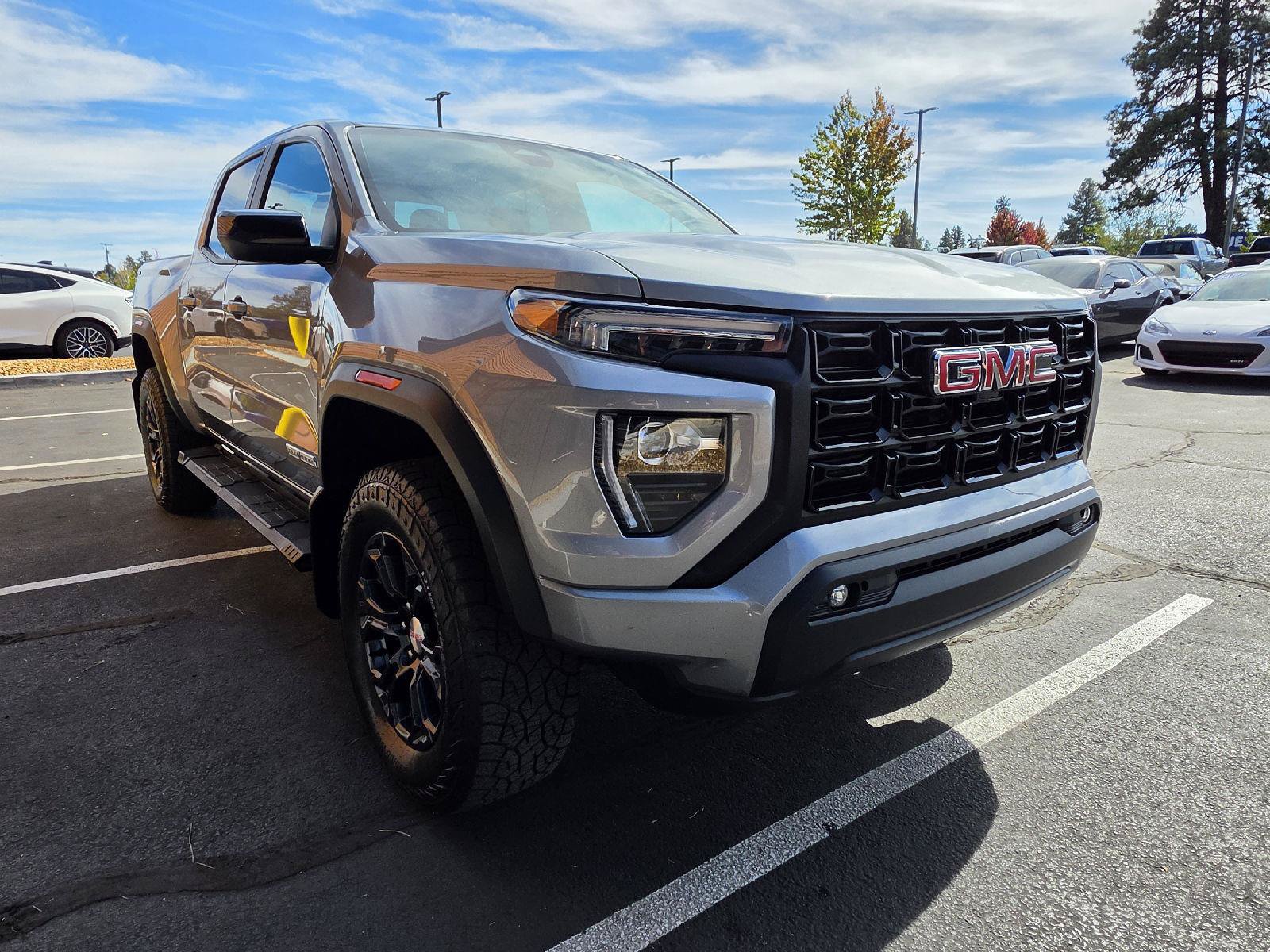 Used 2023 GMC Canyon Elevation w/ Elevation Premium Package AWD/4WD image 8
