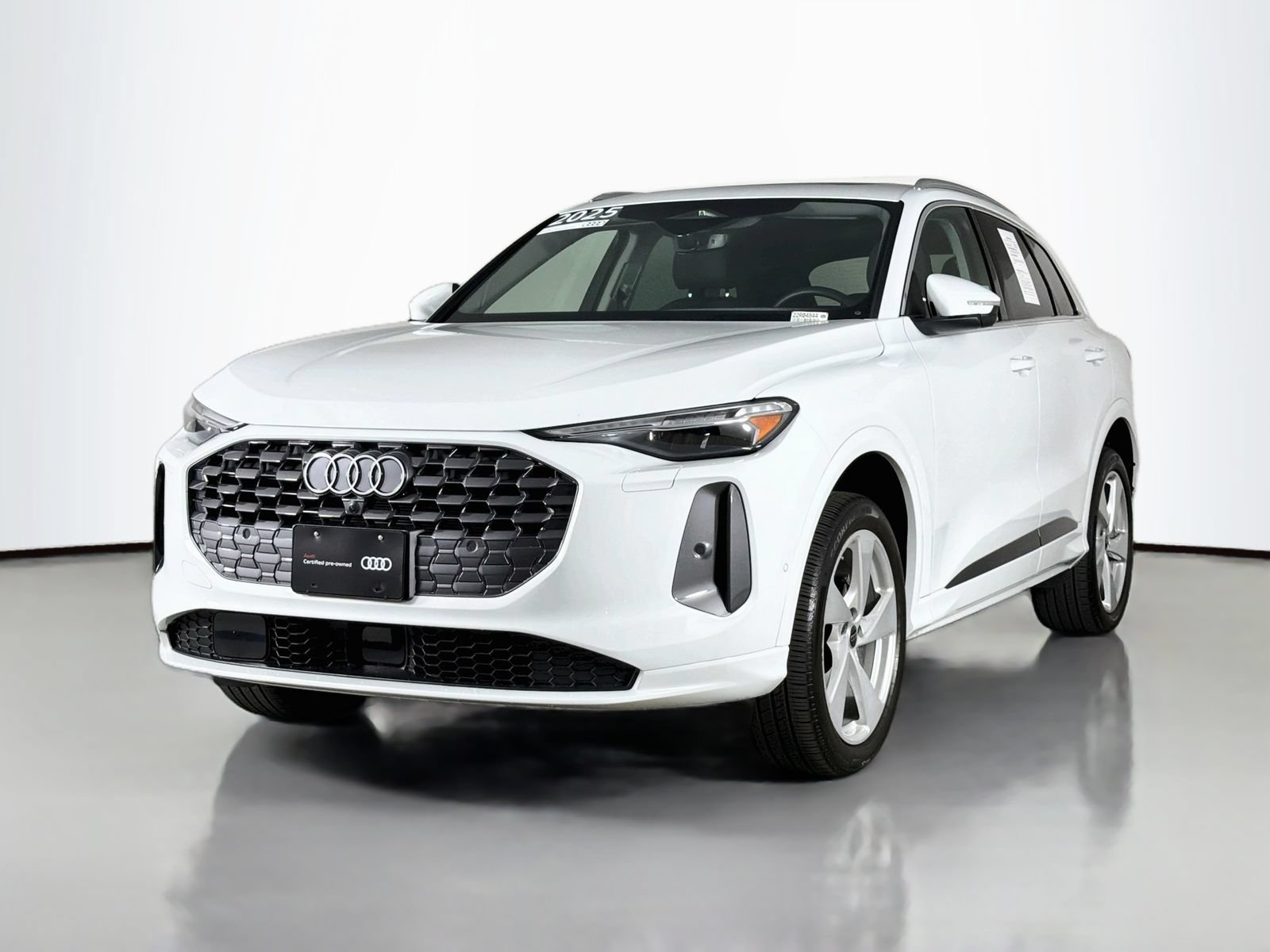 Certified 2025 Audi Q5 Premium w/ Premium Plus AWD/4WD image 3