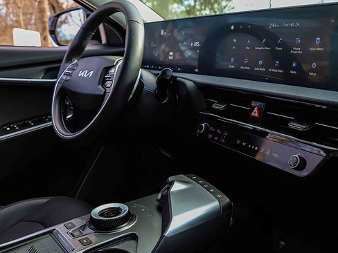 Certified 2024 Kia EV6 Wind w/ Wind Technology Package image 25