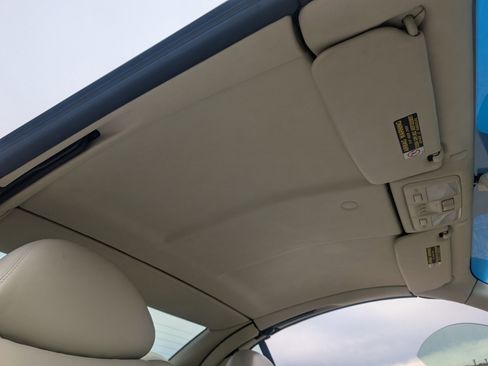 Used 2002 Lexus SC 430 Convertible image 23