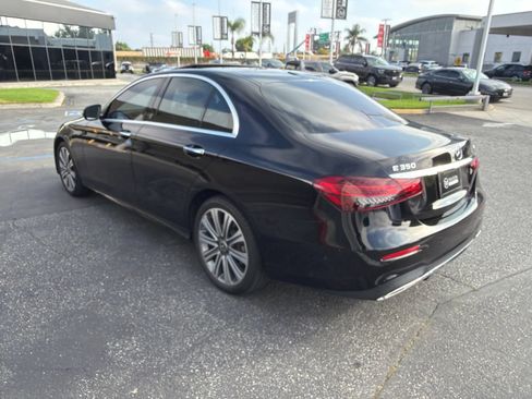 Used 2023 Mercedes-Benz E 350 4MATIC Sedan image 4