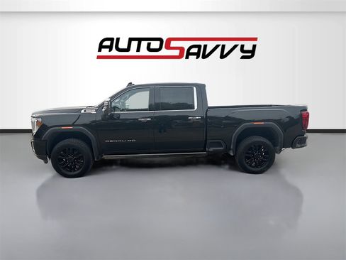 Used 2022 GMC Sierra 2500 Denali w/ Denali Black Diamond Edition image 4