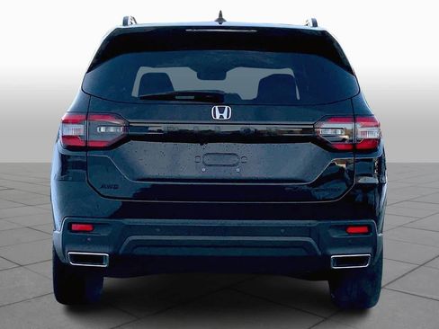 Used 2025 Honda Pilot Black Edition image 5