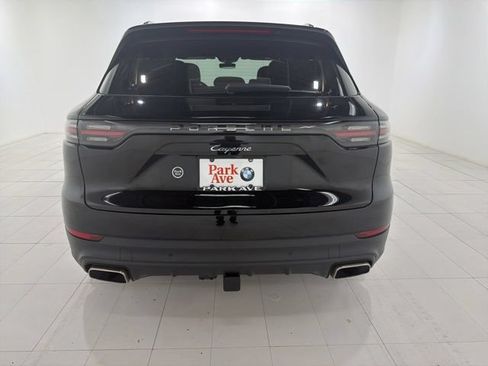 Used 2022 Porsche Cayenne Platinum Edition AWD/4WD image 4