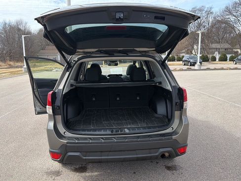Used 2020 Subaru Forester Premium image 10