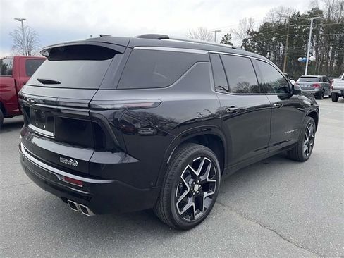 Used 2025 Chevrolet Traverse High Country image 6