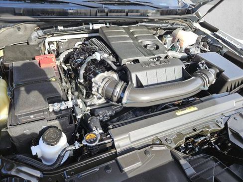 Used 2025 Nissan Frontier PRO-4X image 20