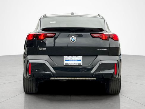 Used 2025 BMW X2 xDrive28i w/ Technology Package AWD/4WD image 4