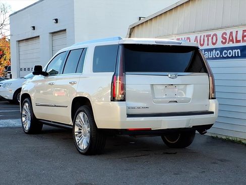 Used 2015 Cadillac Escalade Platinum image 3