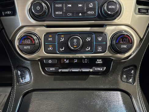Used 2019 GMC Yukon XL Denali w/ Denali Ultimate Package AWD/4WD image 19