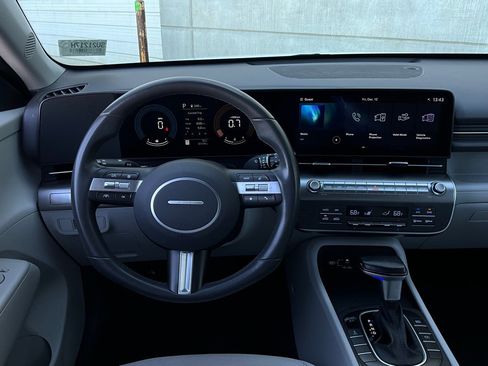 Used 2025 Hyundai Kona SEL image 14