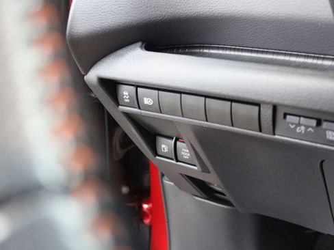 Used 2022 Toyota Sienna XSE image 33