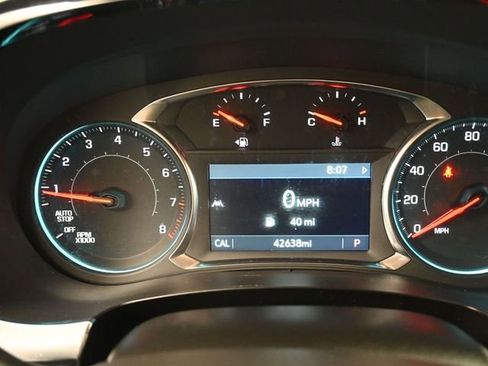 Used 2023 Chevrolet Traverse LT image 9