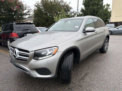 Used 2019 Mercedes-Benz GLC 300 image 3