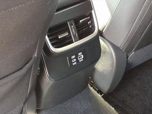 Used 2024 Subaru Outback Premium AWD/4WD image 14