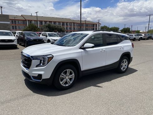 Used 2024 GMC Terrain SLE w/ Driver Convenience Package AWD/4WD image 39