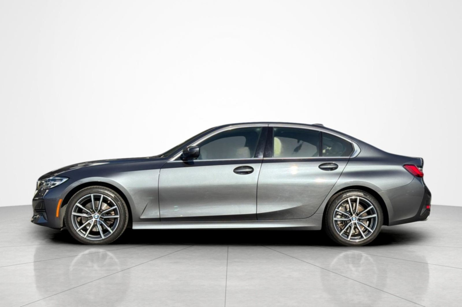Used 2020 BMW 330i Sedan w/ Driving Assistance Package RWD image 2
