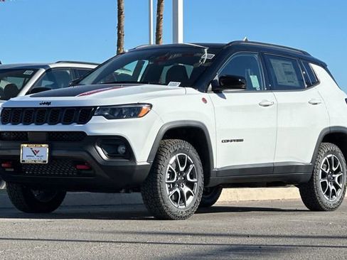 New 2026 Jeep Compass Trailhawk w/ Sun, Sound & Navigation Group AWD/4WD image 13