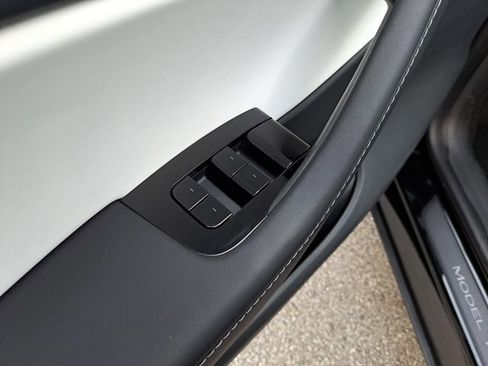 Used 2020 Tesla Model Y Performance image 18