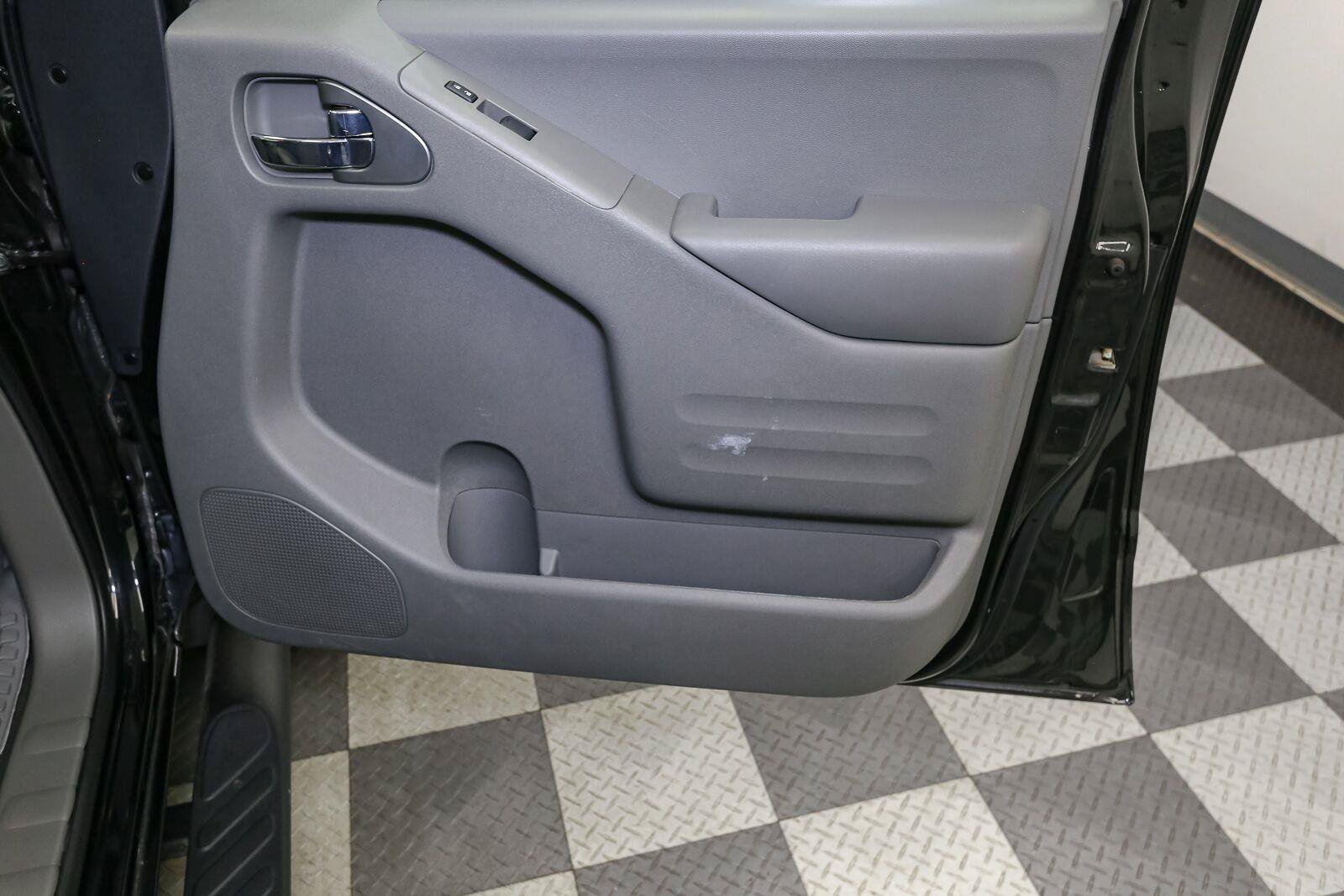 Used 2021 Nissan Frontier SV w/ Midnight Edition Floor Mats AWD/4WD image 20