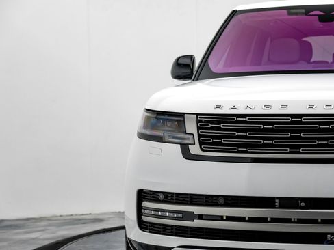 Used 2023 Land Rover Range Rover SE image 28