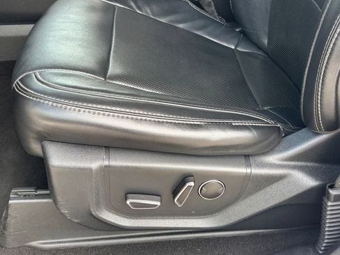 Used 2019 Ford F250 Lariat w/ Lariat Value Package AWD/4WD image 17