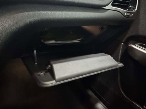 Used 2022 Jeep Cherokee Limited image 28