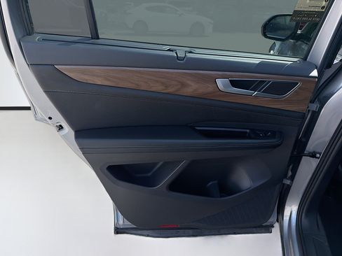 Used 2024 Volkswagen Atlas SE image 47