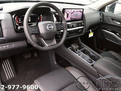 New 2026 Nissan Pathfinder SL w/ SL Premium Package AWD/4WD image 12