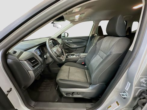 Used 2025 Nissan Rogue SV AWD/4WD image 13