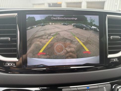 Used 2022 Chrysler Pacifica Touring-L FWD image 20