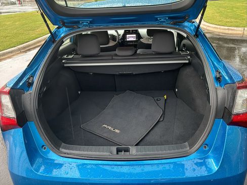 Used 2020 Toyota Prius LE AWD/4WD image 31