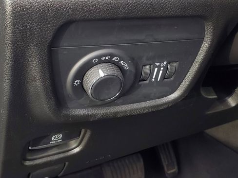Used 2025 Jeep Grand Cherokee L Altitude AWD/4WD image 13
