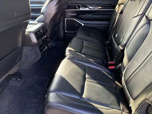 Used 2024 Jeep Wagoneer L 4WD w/ Convenience Group I image 16