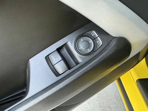 Used 2018 Chevrolet Camaro SS RWD image 11