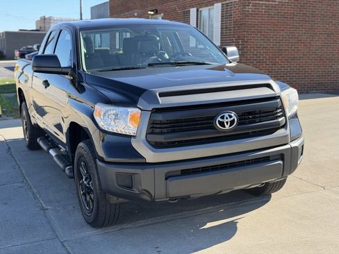 Used 2017 Toyota Tundra SR image 3